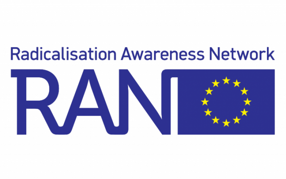 Presentation - prevention of extremism - EU Commission Radicalisation Awareness Network (Annelies Pauwels)